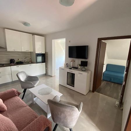 Guesthouse Ruza Sobra Apartments In The Attic Of The House Buitenkant foto