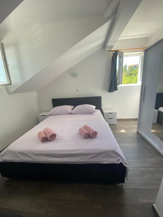 Guesthouse Ruza Sobra Apartments In The Attic Of The House Buitenkant foto