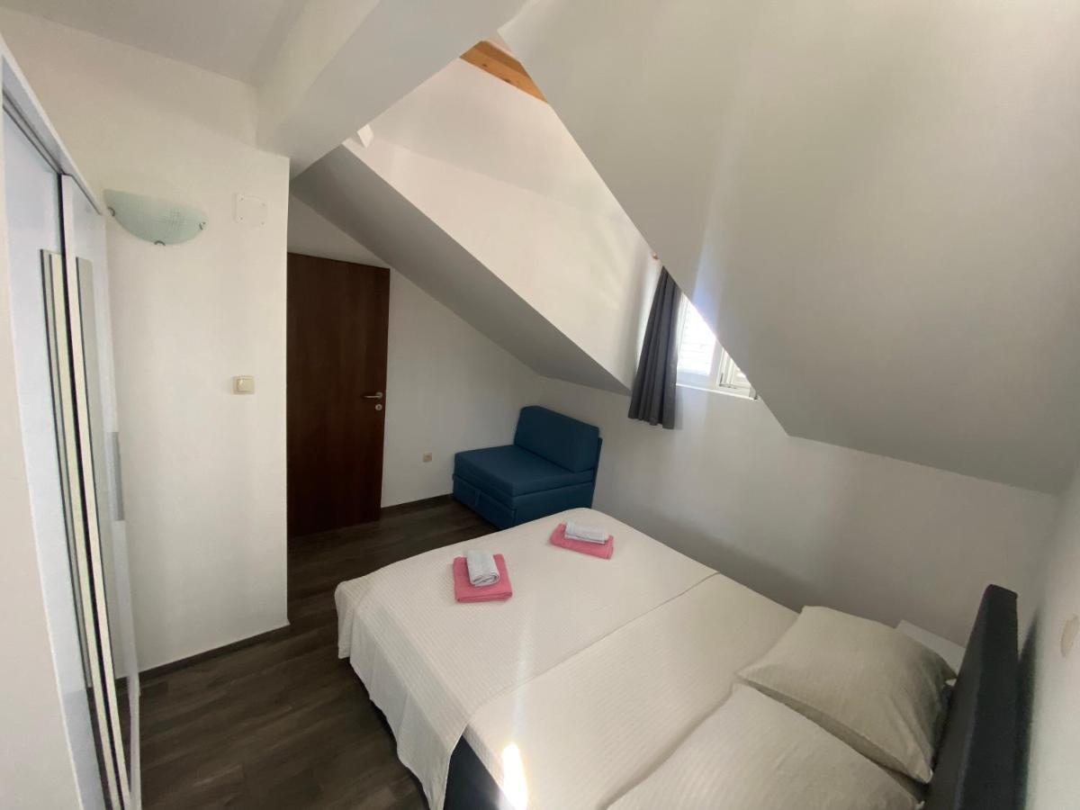 Guesthouse Ruza Sobra Apartments In The Attic Of The House Buitenkant foto