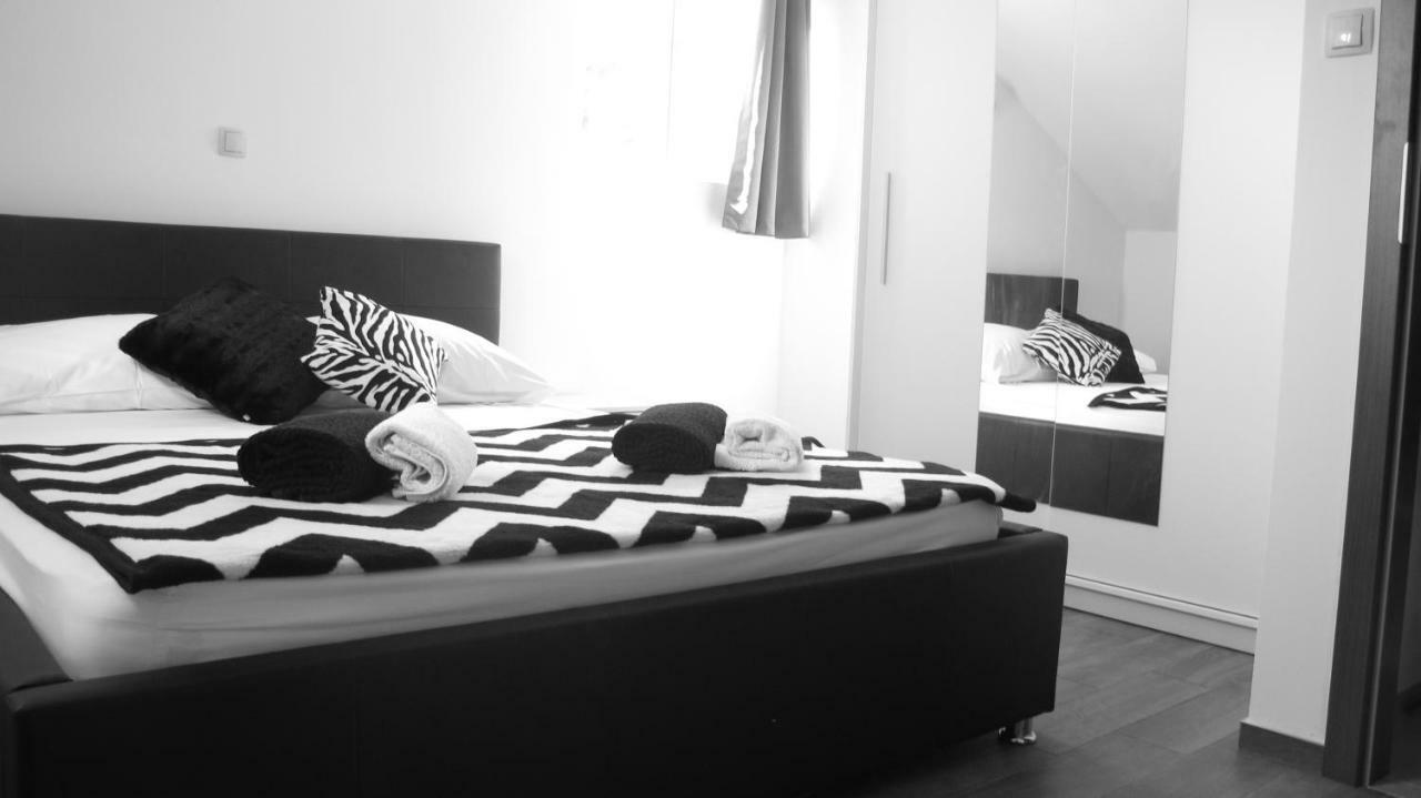 Guesthouse Ruza Sobra Apartments In The Attic Of The House Buitenkant foto