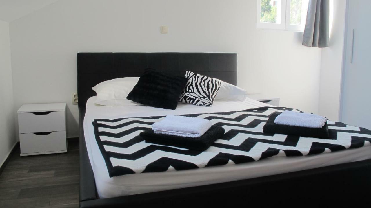 Guesthouse Ruza Sobra Apartments In The Attic Of The House Buitenkant foto