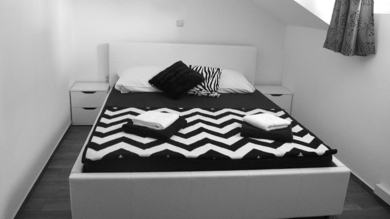 Guesthouse Ruza Sobra Apartments In The Attic Of The House Buitenkant foto