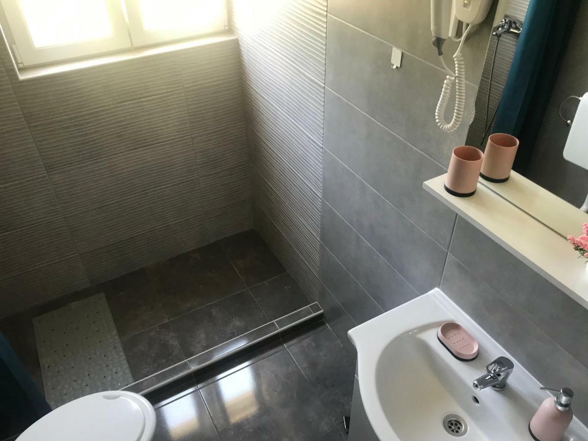 Guesthouse Ruza Sobra Apartments In The Attic Of The House Buitenkant foto